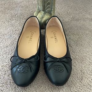 New and pristine condition Chanel flats